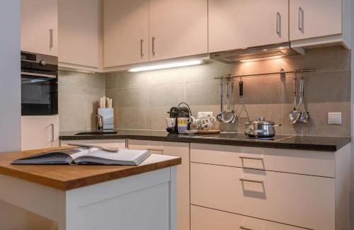 Duinbergen Apartment | Huswell - Comfortable 2 bedroom apartment with sea-view