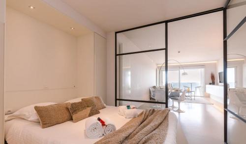 Het Zoute Apartment | Huswell - Cozy modern studio with magnificent sea-view