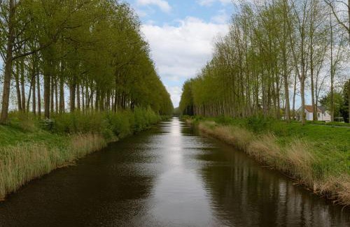 Moerkerke House | Huswell - Holiday home along the canal with great views