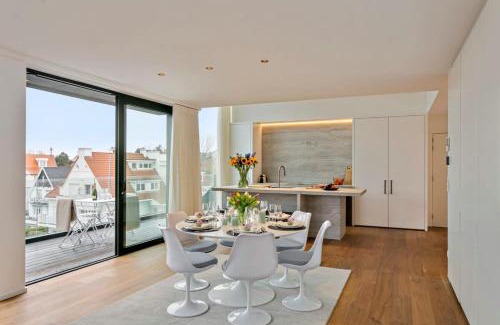 Duinbergen Apartment | Huswell - Majestic new penthouse with 2 parkings