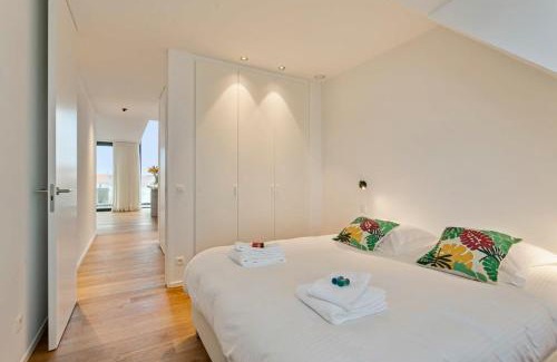 Duinbergen Apartment | Huswell - Majestic new penthouse with 2 parkings