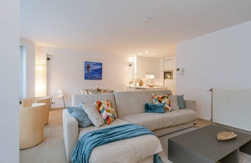 Heist Apartment | Huswell - Modern and spacious apartment with terrace
