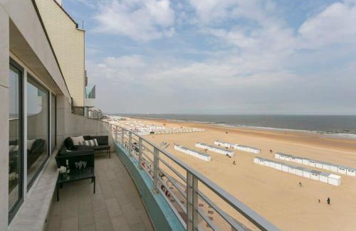 Het Zoute Apartment | Huswell - Panoramic seaview apartment in 't Zoute