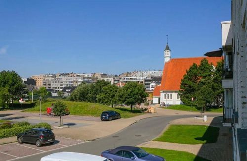 Lissewege Apartment | Huswell - Sea Bridge; Charming apartment near the beach