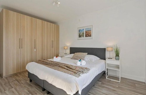 Lissewege Apartment | Huswell - Sea Bridge; Charming apartment near the beach