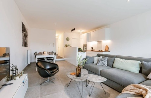 Kortrijk Apartment | Huswell - Spacious apartment in Kortrijk