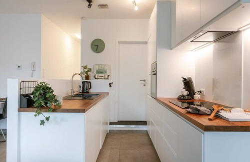 Kortrijk Apartment | Huswell - Spacious apartment in Kortrijk