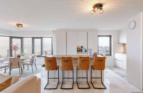 Mariakerke Apartment | Huswell - Stylish Apartment with Sea View