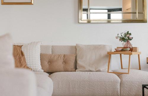 Mariakerke Apartment | Huswell - Stylish Apartment with Sea View