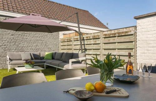Duinbergen House | Huswell - Summer-house with sunny garden nearby beach