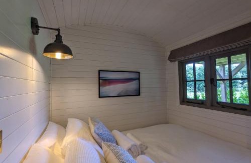 New Forest District Apartment | Hut in the Forest