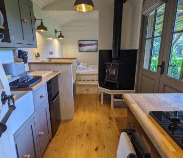 New Forest District Apartment | Hut in the Forest