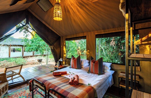 Kruger National Park Hotel | Hutwini - Pafuri Walking Safari