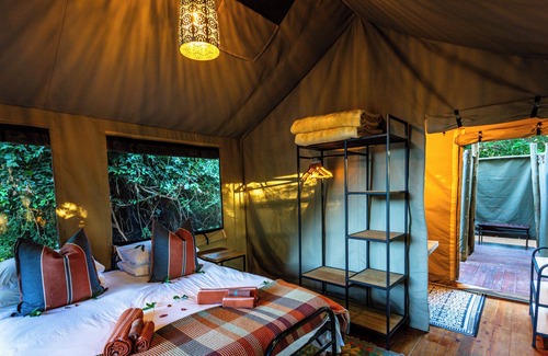 Kruger National Park Hotel | Hutwini - Pafuri Walking Safari
