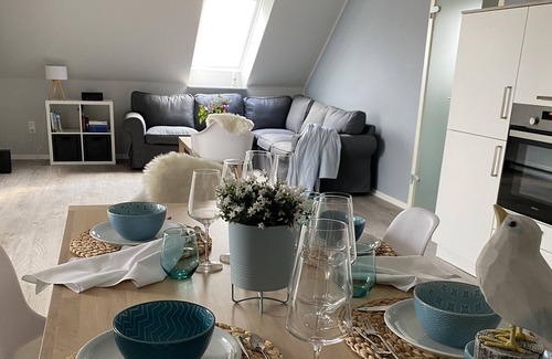 Westeraccumersiel Apartment | Huus Achterdiek - Moderne Oberwohnung "oberdeck"