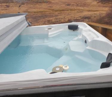 Holmavik House | Hvammur 10 with private hot tub