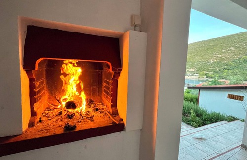 Pokrivenik House | Hvar, Zarace, Cozy house with outdoor kitchen and private terrace with barbecue, 50m from beach
