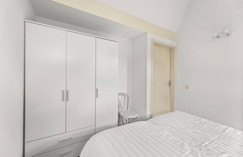 Heinkenszand Resort | HVZ Crocus 4p - Two Bedroom Resort, Sleeps 4