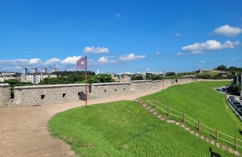 Paldal-gu Apartment | Hwaseong Haenggung Palace ATTISTAY ATTISTAY