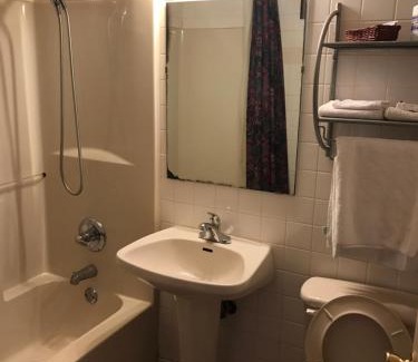 Stillwater Hotel | HWY Express Inn & Suites