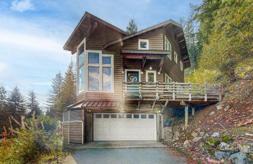 Hyak House | Hyak House
