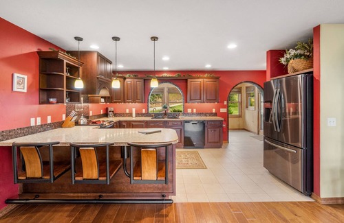 Emigrant House | Hyalite House-Private Yellowstone River Front Home, 20 Acres & ponds