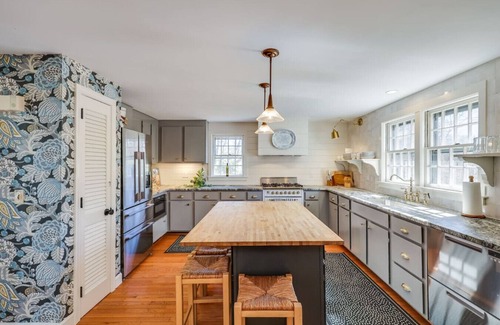 Hyannis Port House | Hyannisport with Huge Lot