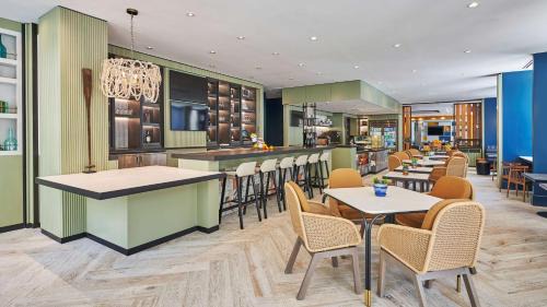 Waterfront Hotel | Hyatt Centric the Pike Long Beach