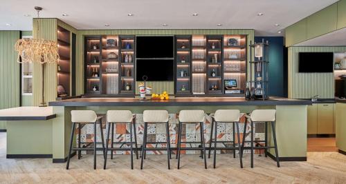 Waterfront Hotel | Hyatt Centric the Pike Long Beach