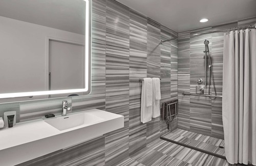 Waterfront Hotel | Hyatt Centric The Pike Long Beach