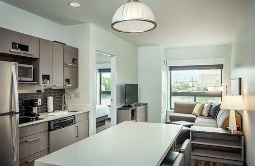 Midtown Anchorage Hotel | Hyatt House Anchorage
