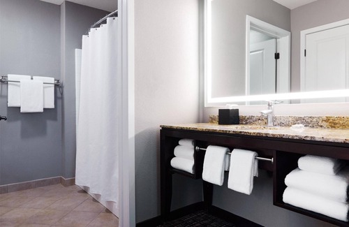 Lake Hills Hotel | Hyatt House Seattle/Bellevue