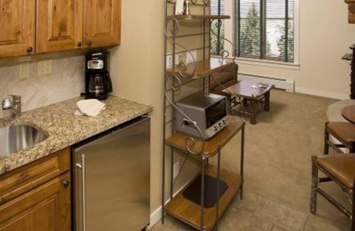 Beaver Creek Condo | HYATT MOUNTAIN LODGE - STUDIO - HOTEL AMENITIES, CONDO COMFORTS