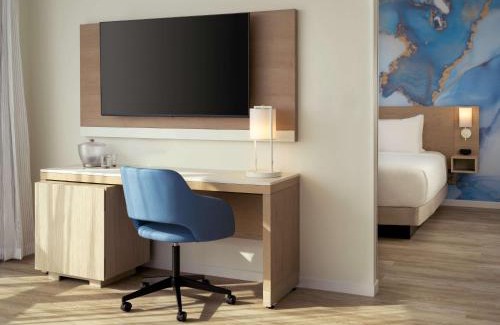 Pineapple Grove Arts District Hotel | Hyatt Place Delray Beach