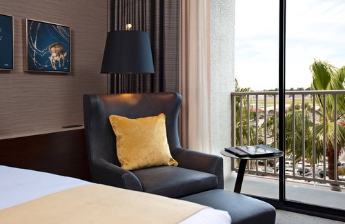 Airport Area Hotel | Hyatt Regency Newport Beach West