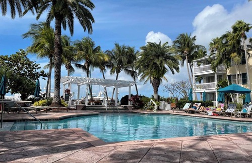 Truman Annex Apartment | Hyatt Sunset Harbor - ground-floor Studio steps from Duval & Mallory Square