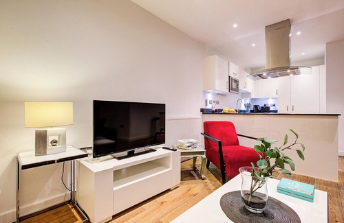 Peninsula Apartment | Hybrid Resi - Greenwich | 2 Bed Apartment