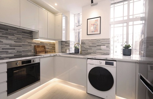 Bayswater Apartment | Hyde Park -Brand NEW- Lux 4Beds 3.5Baths