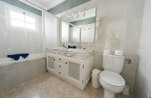 Los Pocillos Villa | Hyde Park Lane Villas