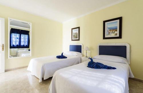 Los Pocillos Villa | Hyde Park Lane Villas