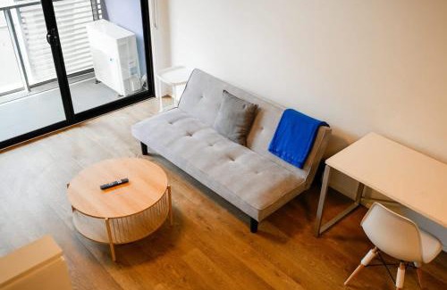 Parkville Apartment | Hyde - Perfect Two-Level Parkville Apt w parking