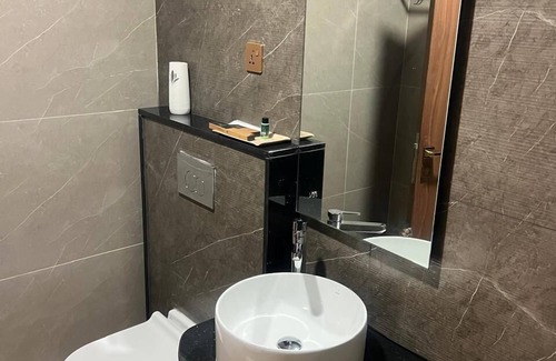 Thanjavur Hotel | Hyders Mahal and Hotel