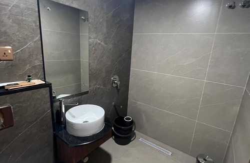 Thanjavur Hotel | Hyders Mahal and Hotel