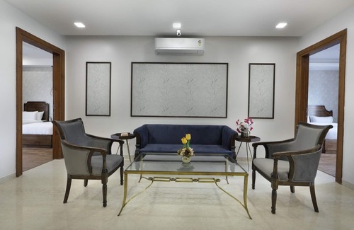 Gurugram Apartment | HYDEWEST INDIA Luxury Orchid Gold King Studio with Kitchenette
