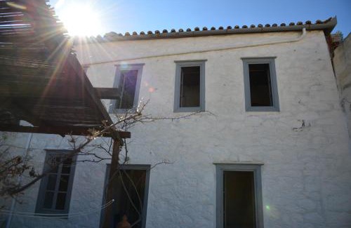 idhra House | Hydra town, Relaxing patio Panoramic sea view