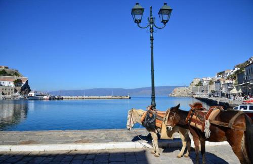 idhra House | Hydra town, Relaxing patio Panoramic sea view