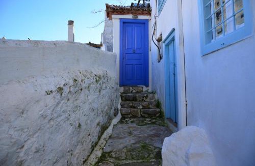 idhra House | Hydra town, Relaxing patio Panoramic sea view