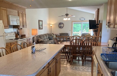 Boydton House | Hydrangea Cottage at Kerr Lake