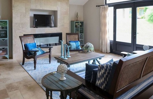 Siorac-en-Perigord House | Hydrangea Hideaway - Magnificent Guest House on the bank of the Dordogne