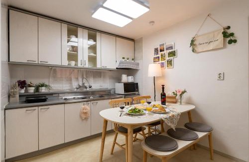 Jongno Apartment | Hyehwa Modern House